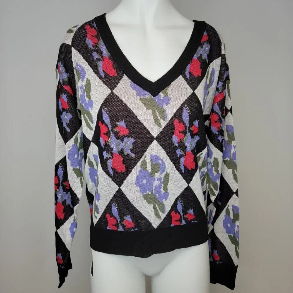 SHEIN V-Neck Pattern Sweater